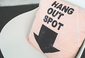 Розовая подушка